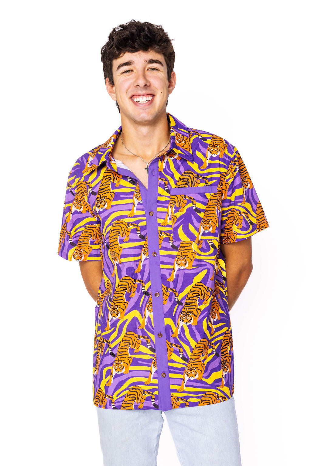 Licensed Men's Purple & Gold Scattered Tiger Button Up M / LICMENS2502 Licensed Men's Purple & Gold Scattered Tiger Button Up M / LICMENS2502
