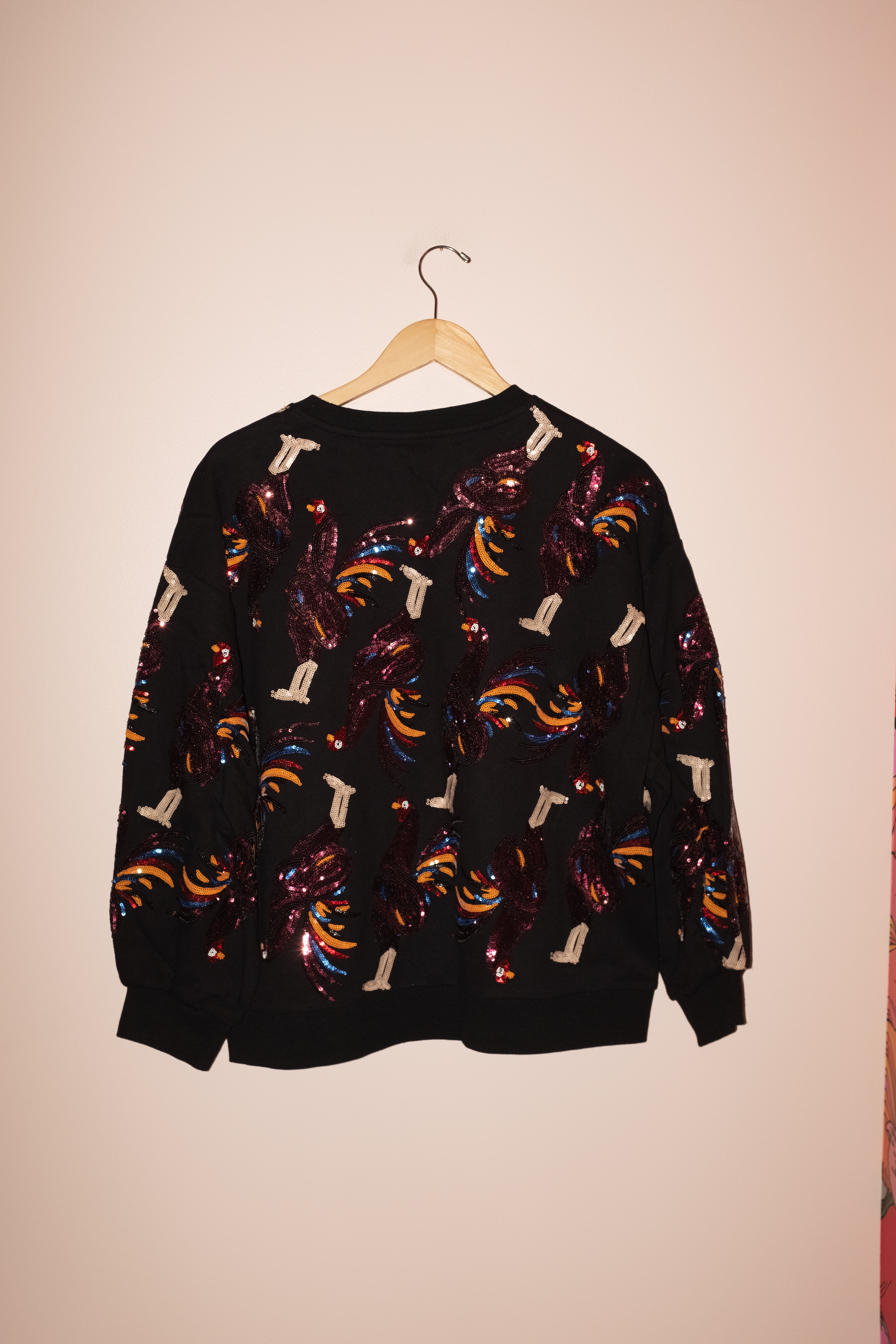 SAMPLE- BLACK SCATTERED CHICKEN SWEATSHIRT