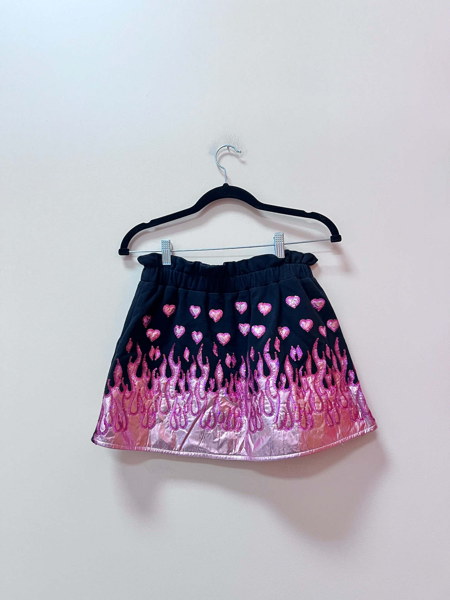 SAMPLE- BLACK PINK HEART & FLAME SKORT