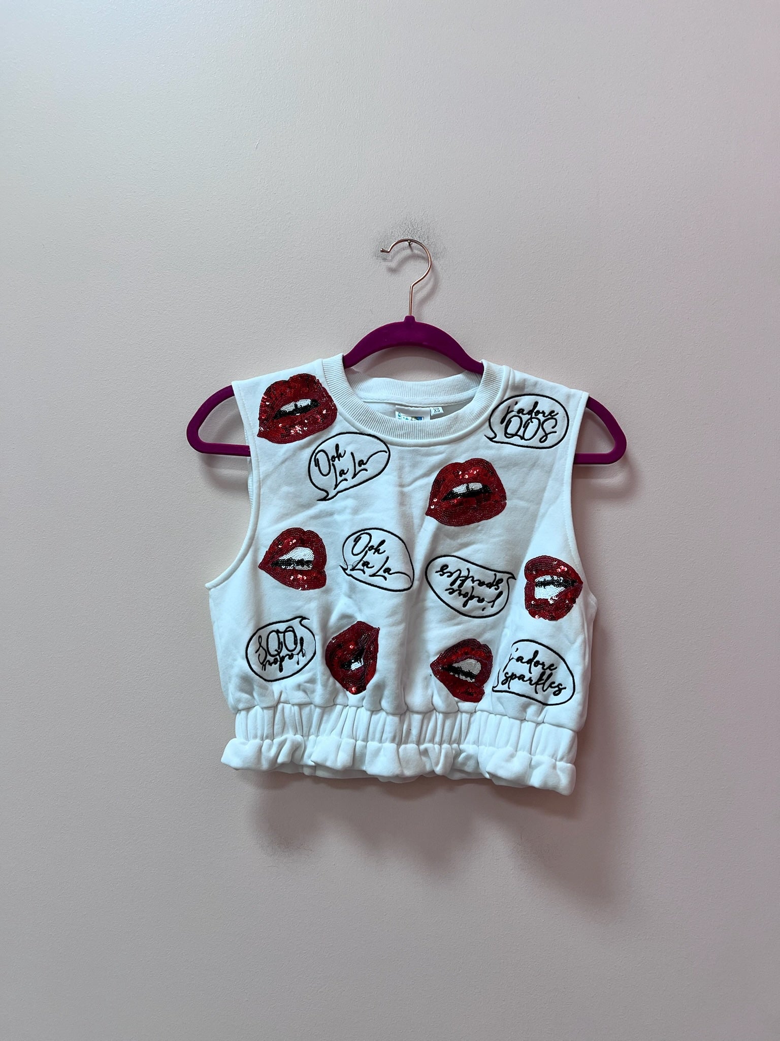 SAMPLE- WHITE SPEECH BUBBLE & LIPS TANK