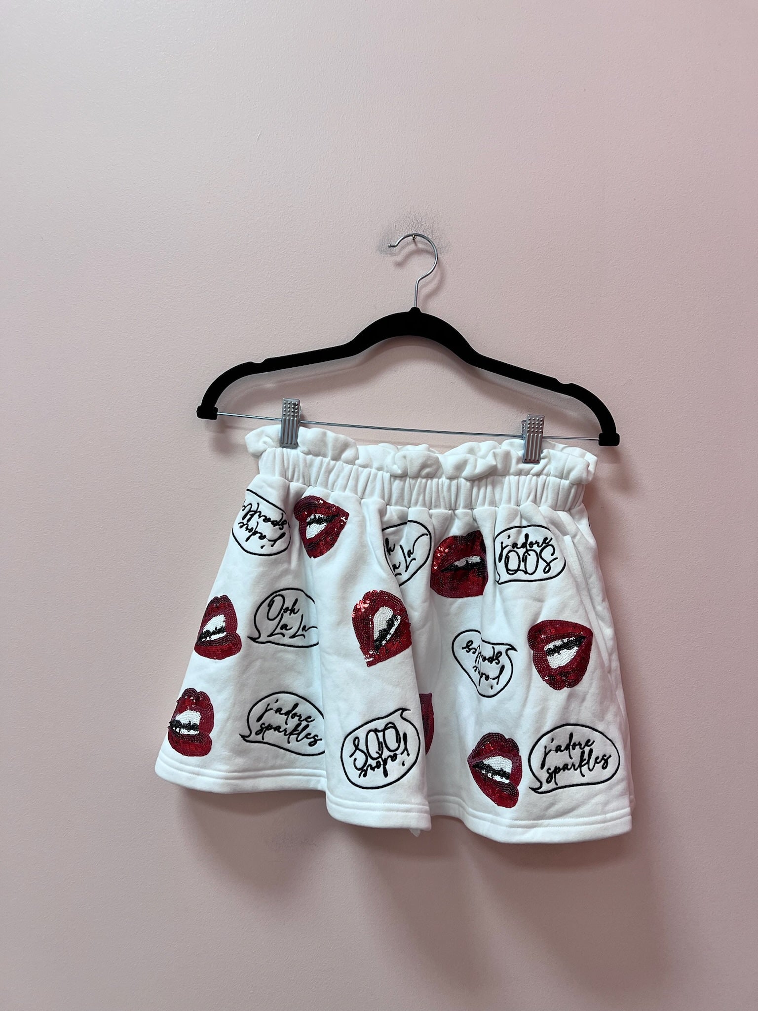 SAMPLE- WHITE SPEECH BUBBLE & LIPS SKORT