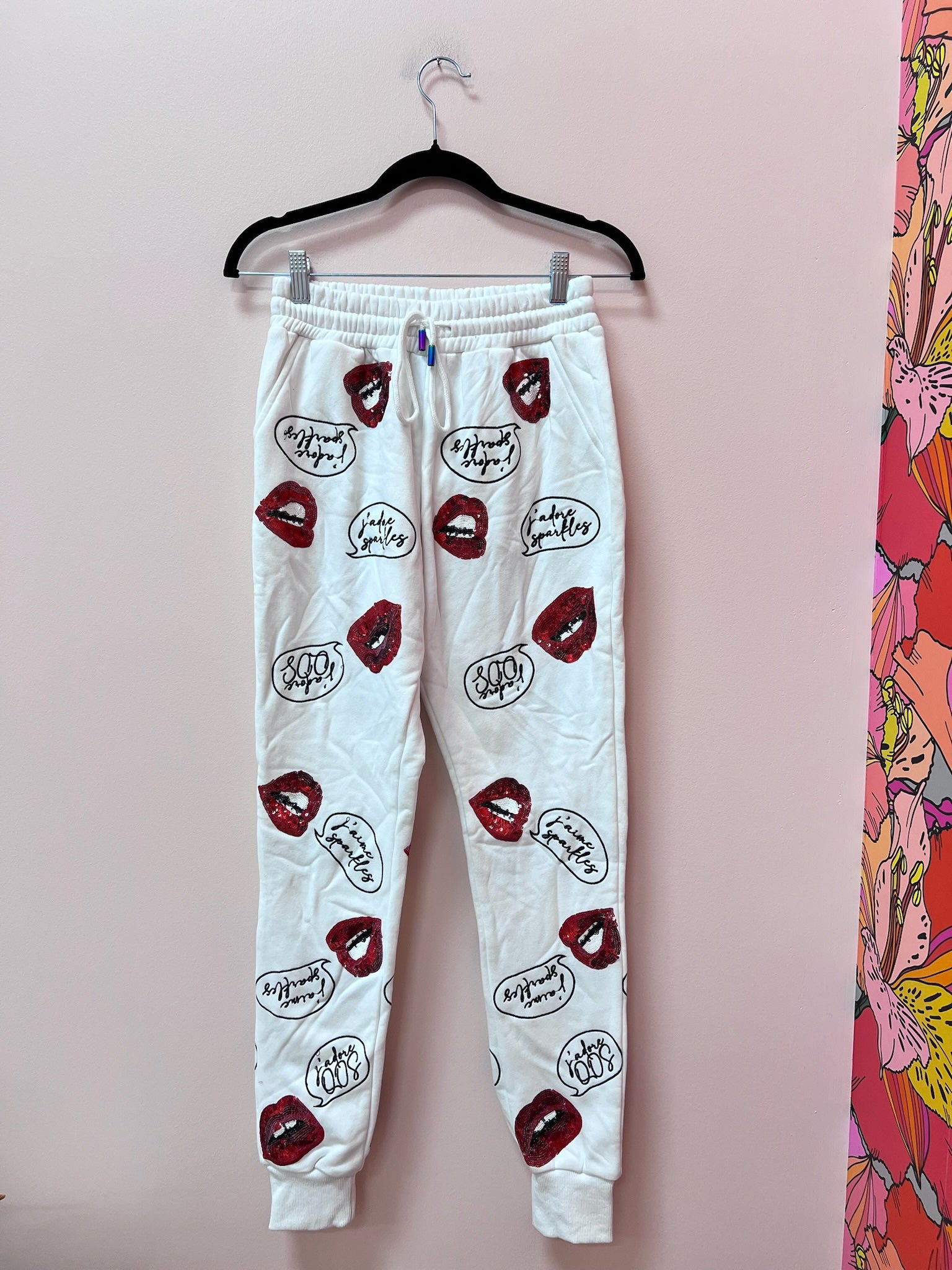 SAMPLE- WHITE SPEECH BUBBLE & LIPS JOGGER