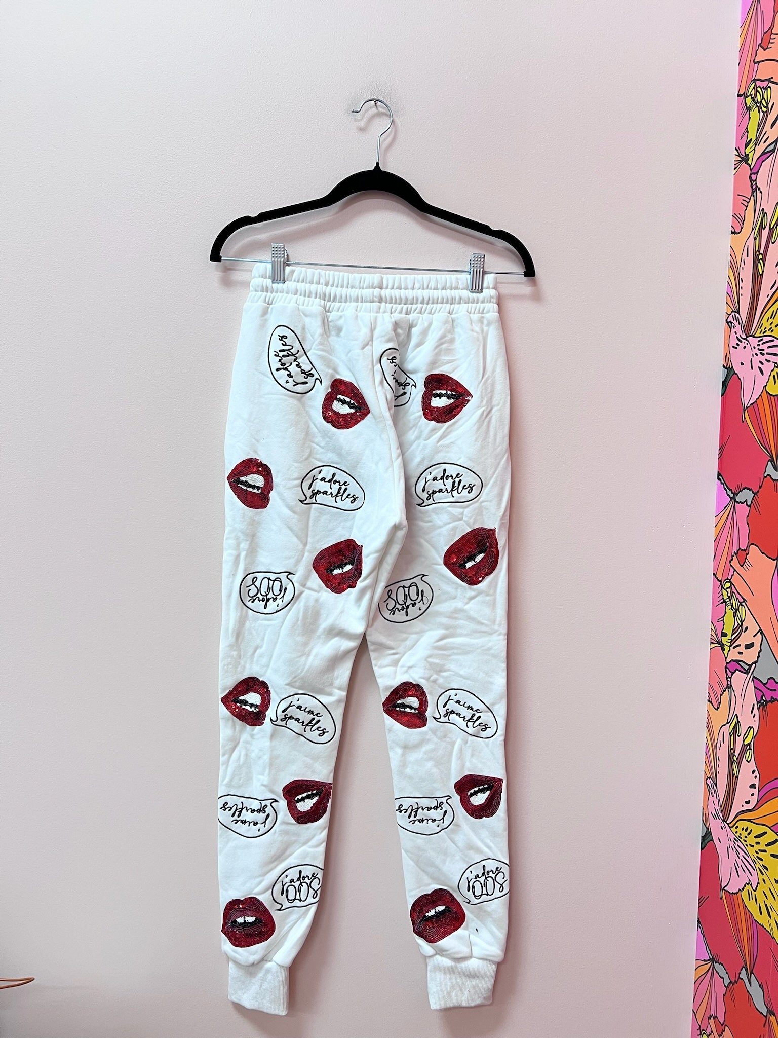 SAMPLE- WHITE SPEECH BUBBLE & LIPS JOGGER