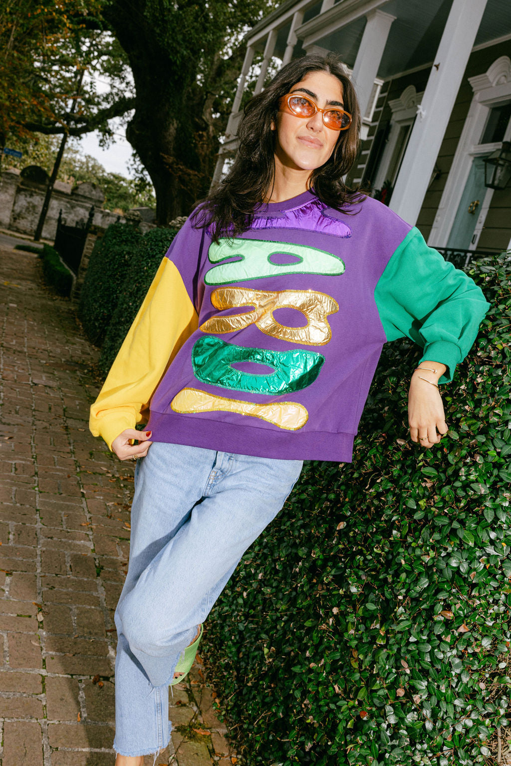 Sweatshirt Sparkles Colorblock – Gras Foil Word Mardi of Queen