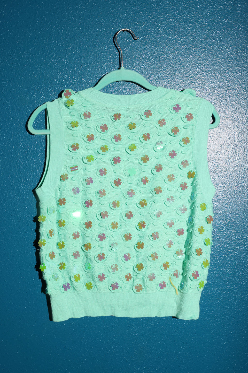 SAMPLE MINT GREEN FOUR LEAF CLOVER PAILETTE SWEATER TANK