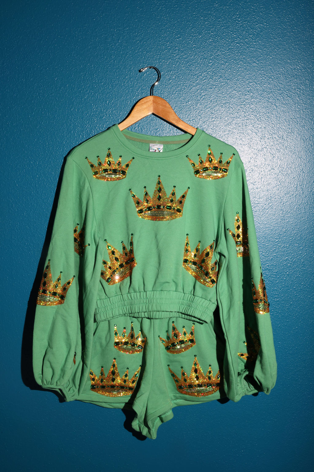 SAMPLE GREEN & GOLD CROWN LONG SLEEVE TOP/SHORT SET