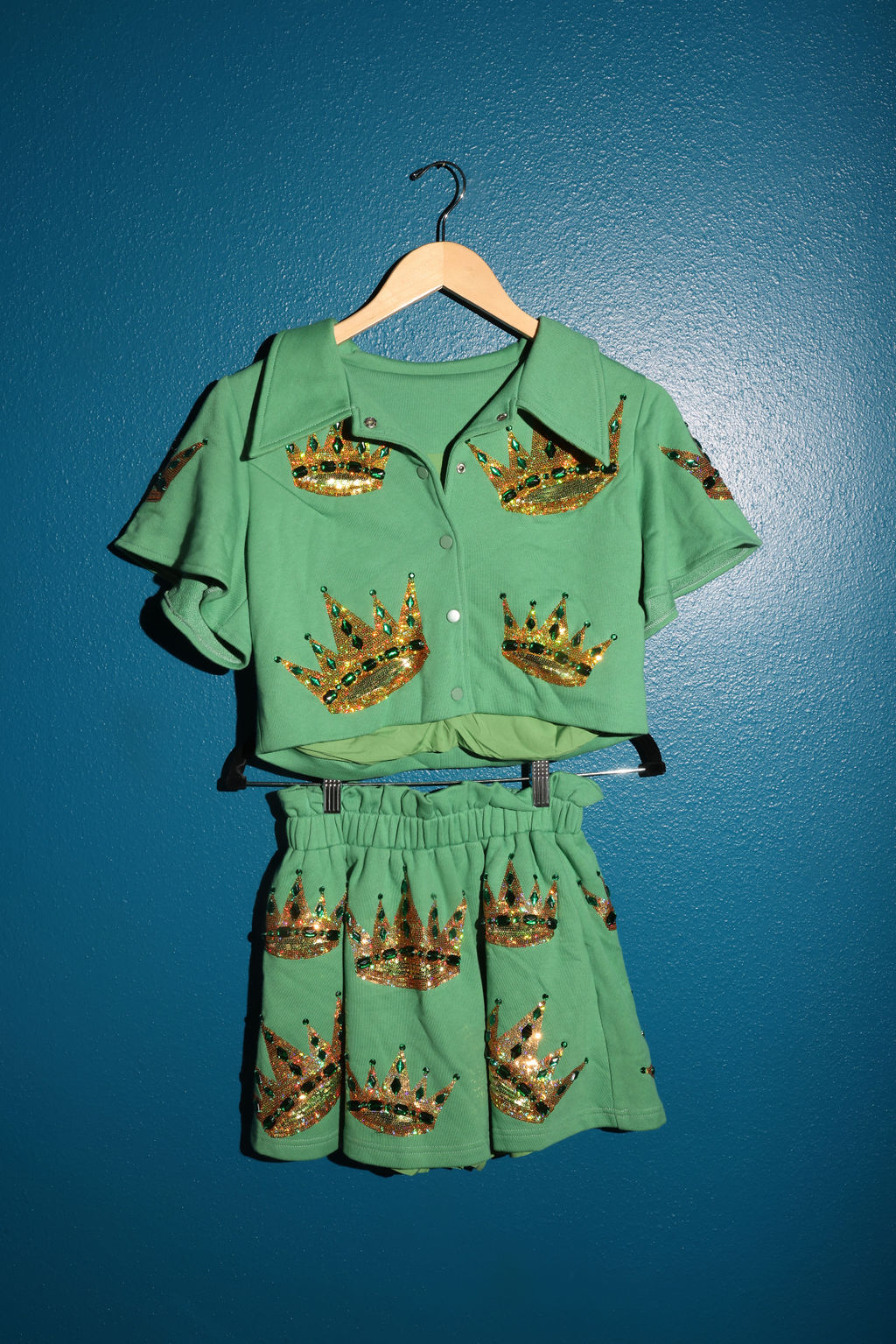 SAMPLE GREEN & GOLD CROWN COLLARD TOP/ SKORT SET