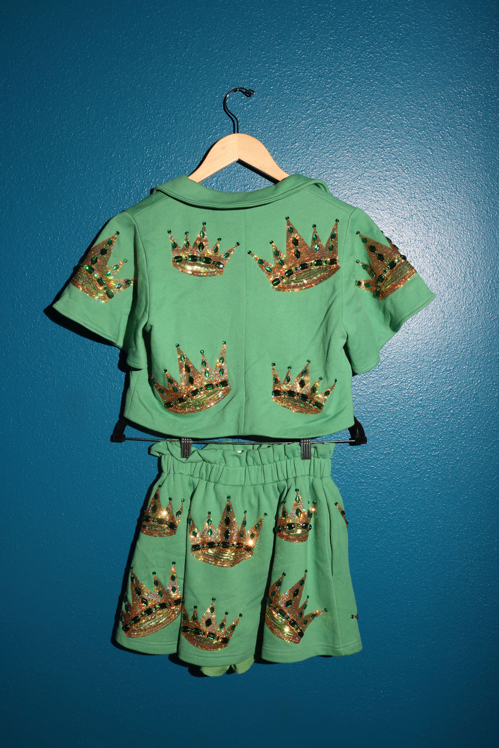 SAMPLE GREEN & GOLD CROWN COLLARD TOP/ SKORT SET