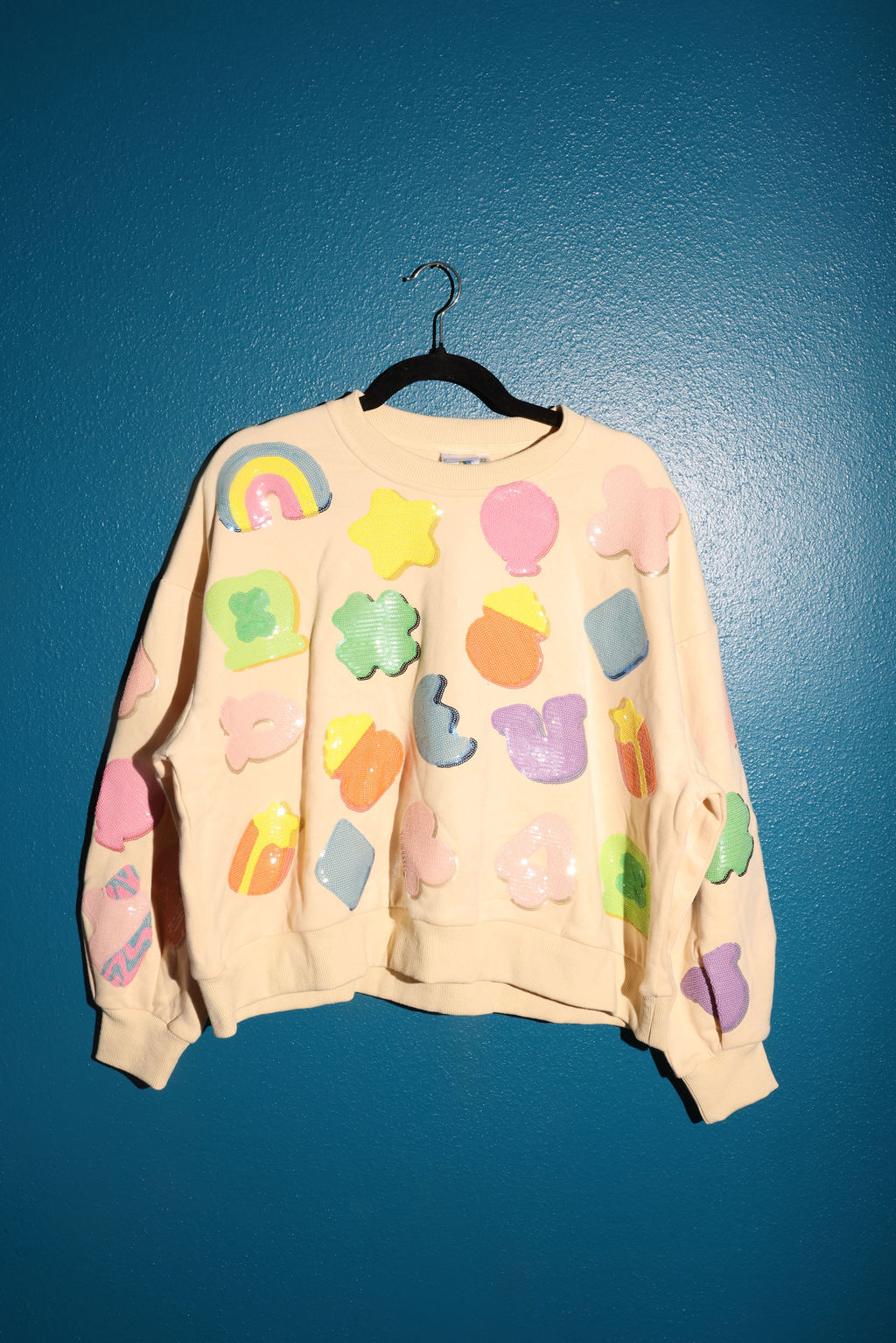 SAMPLE BEIGE LUCKY CHARM ICON SWEATSHIRT