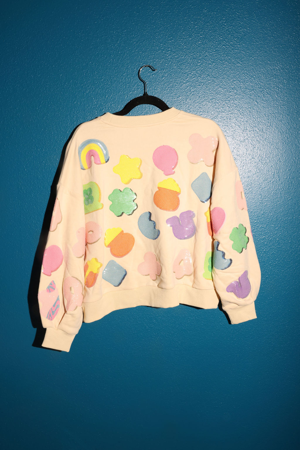 SAMPLE BEIGE LUCKY CHARM ICON SWEATSHIRT